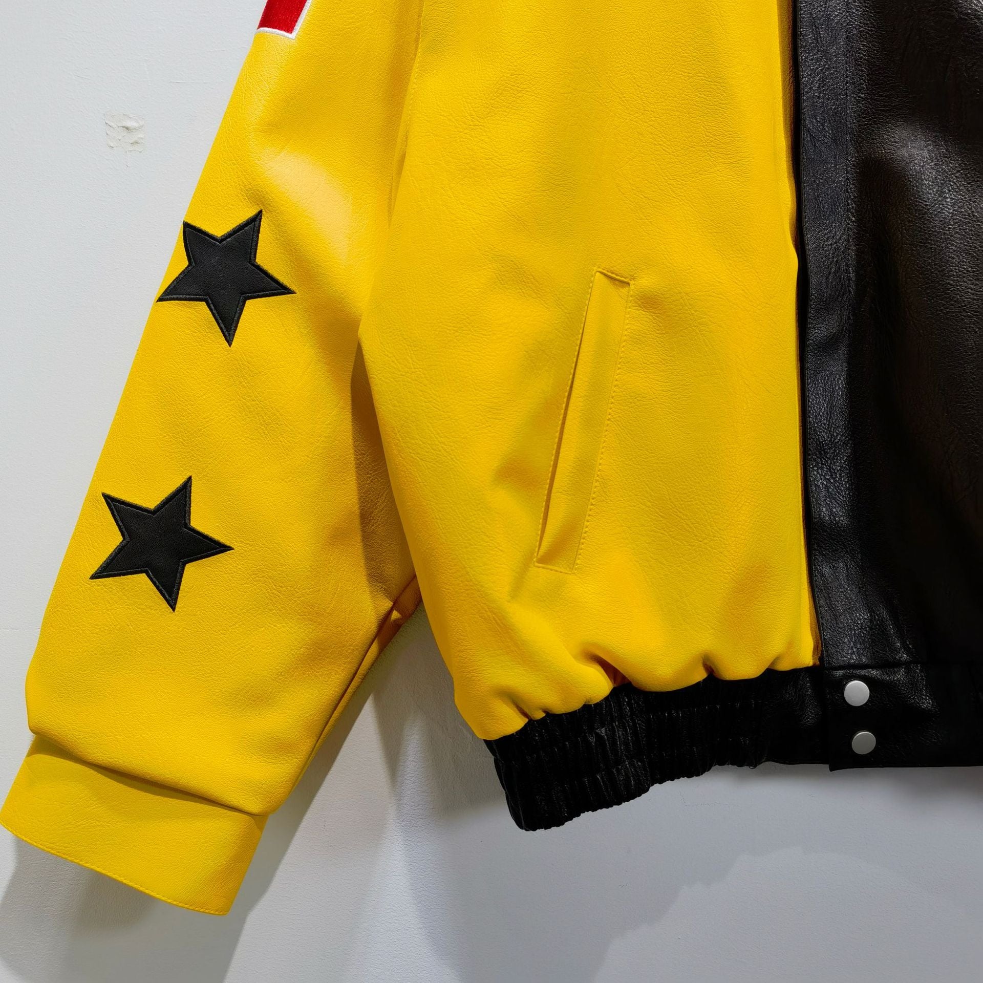 ferrari-yellow-black-details2.jpg