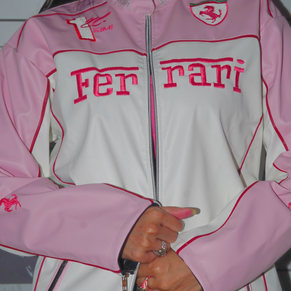 pink-ferrari-details3.png